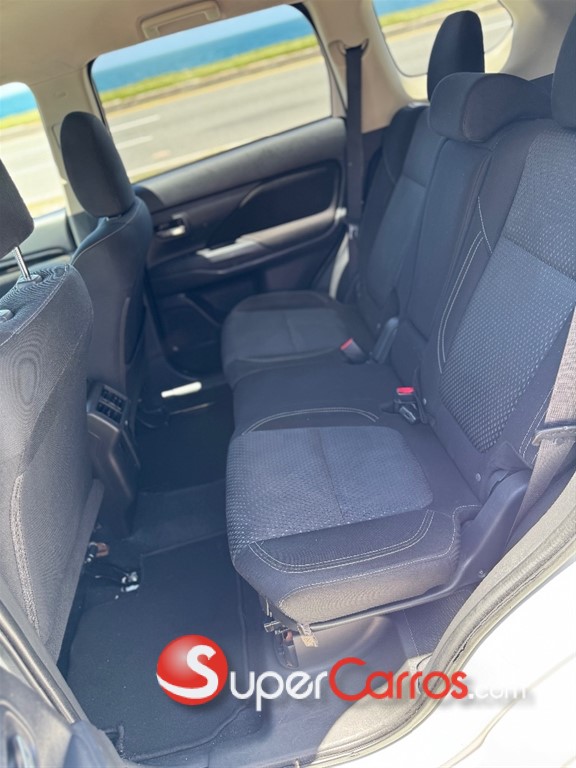 2020 Mitsubishi Motors Outlander — foto 9 / 12