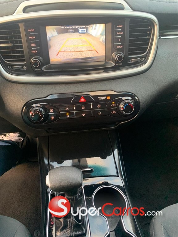 2020 Kia Sorento — foto 2 / 10