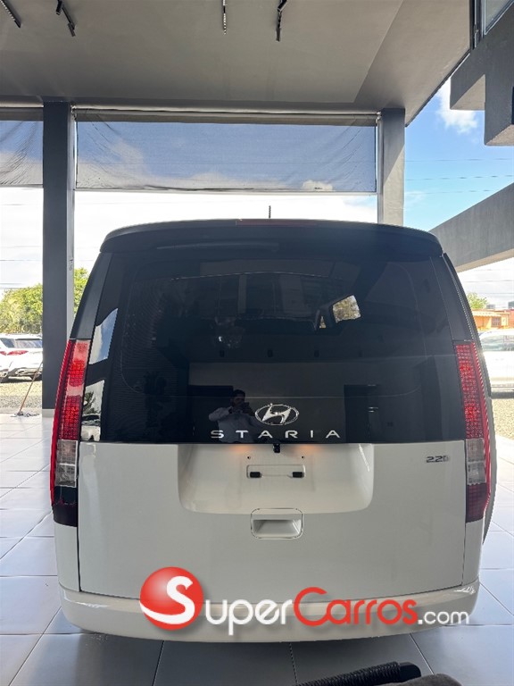2022 Hyundai Staria — foto 3 / 10