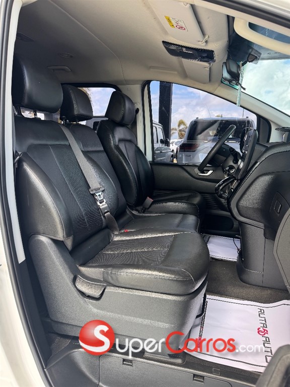 2022 Hyundai Staria — foto 4 / 10