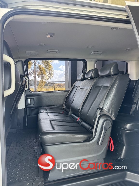 2022 Hyundai Staria — foto 8 / 10