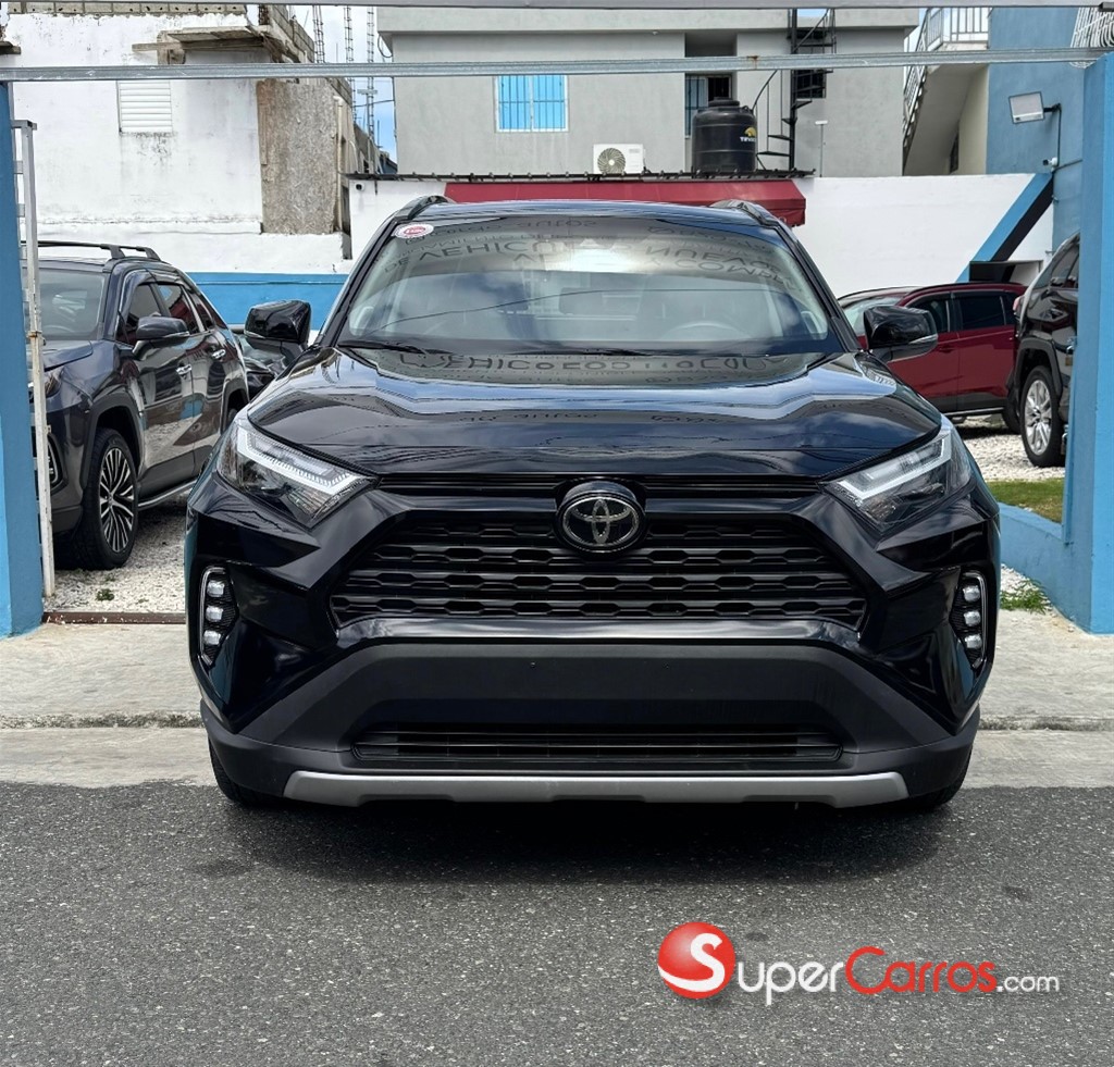 2023 Toyota RAV4 XLE Premium — foto 2 / 8