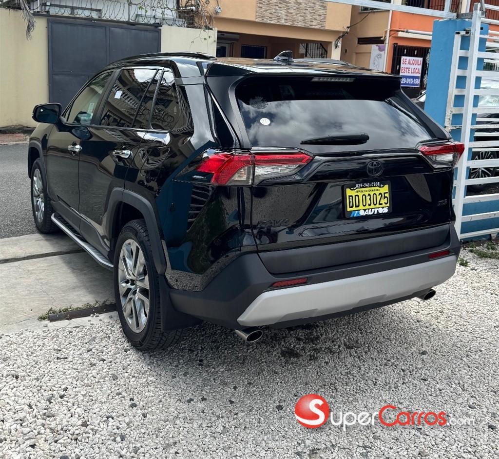 2023 Toyota RAV4 XLE Premium — foto 4 / 8