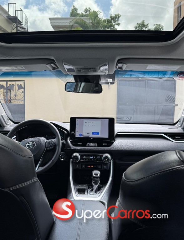 2023 Toyota RAV4 XLE Premium — foto 7 / 8