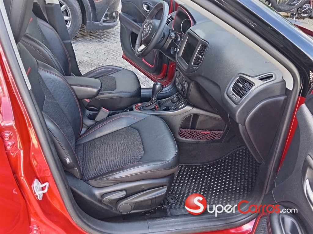 2020 Jeep Compass TrailHawk — foto 11 / 12