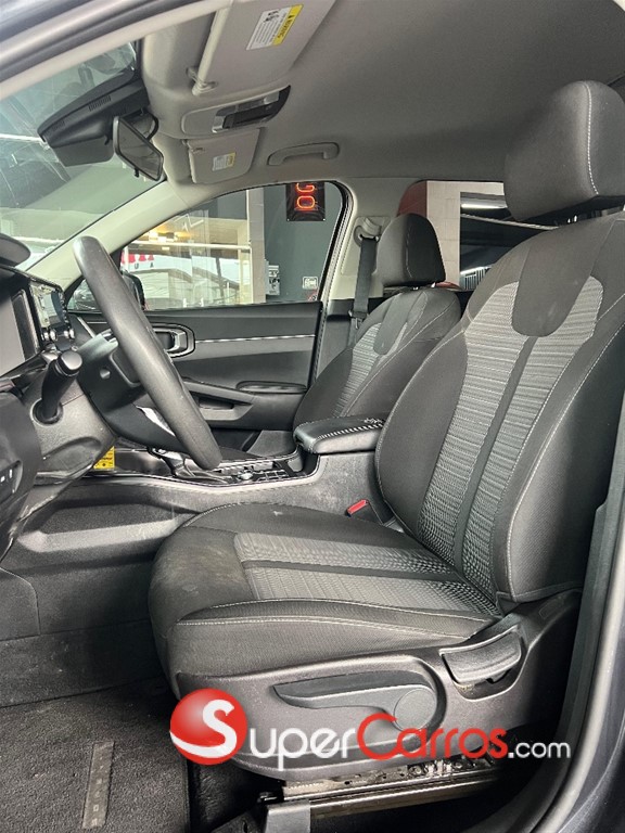 2021 Kia Sorento LX — foto 6 / 11