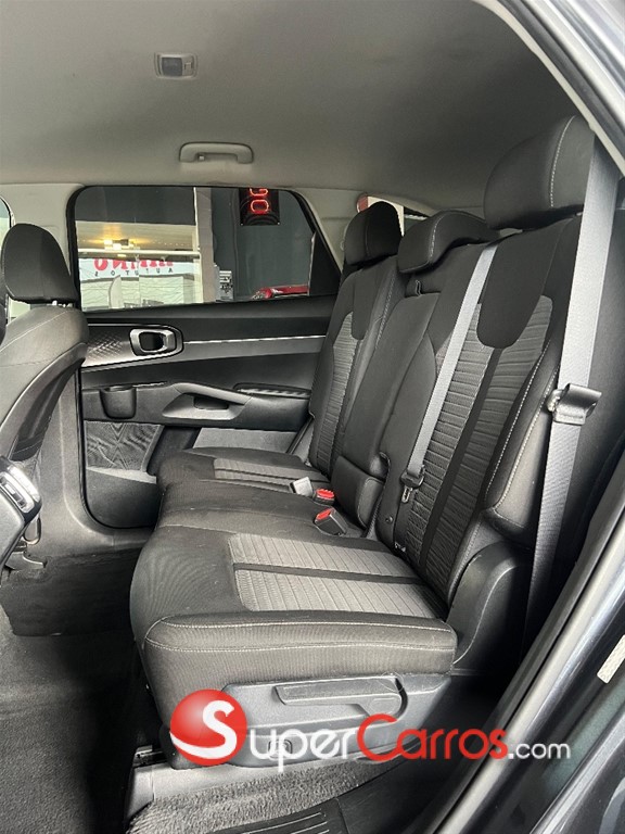 2021 Kia Sorento LX — foto 7 / 11
