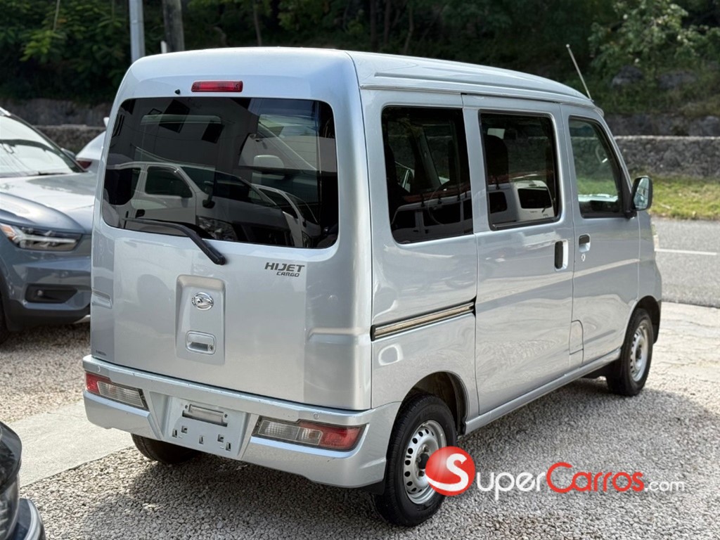 2020 Daihatsu Hijet — foto 7 / 9