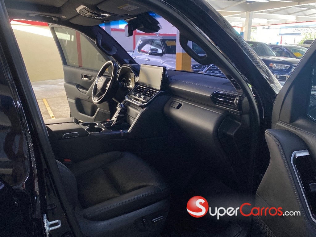 2024 Toyota Land Cruiser 300 VX-R — foto 7 / 12
