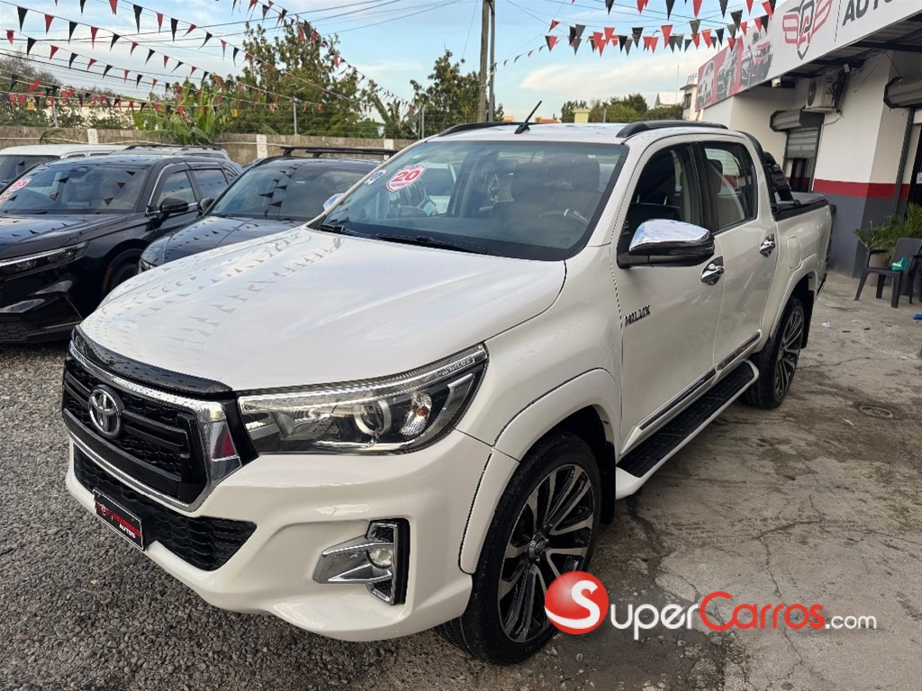 2020 Toyota Hilux Limited Revo — foto 2 / 12
