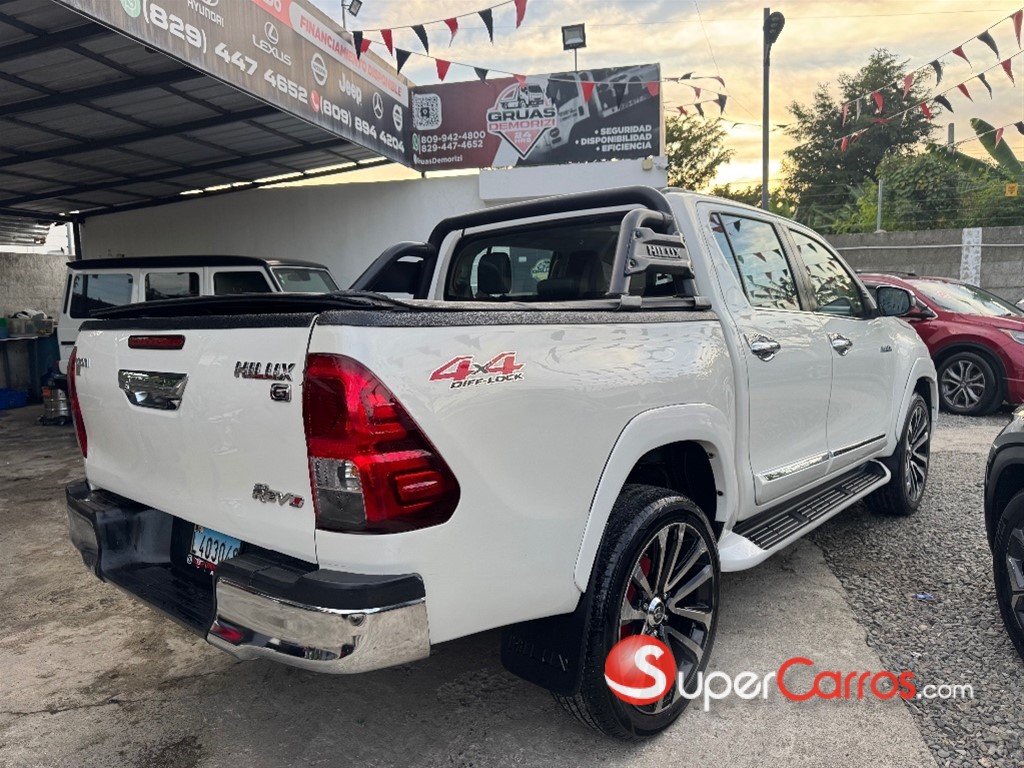 2020 Toyota Hilux Limited Revo — foto 4 / 12