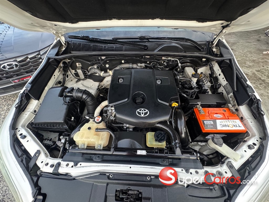 2020 Toyota Hilux Limited Revo — foto 12 / 12