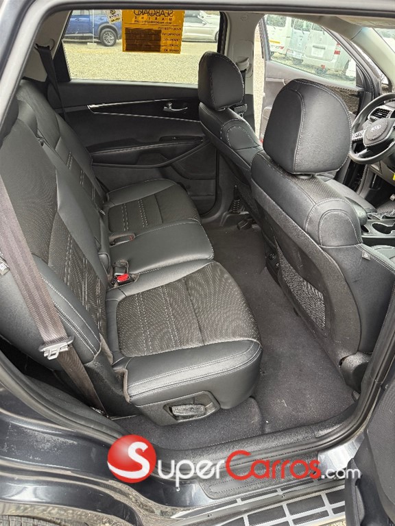 2020 Kia Sorento — foto 9 / 11