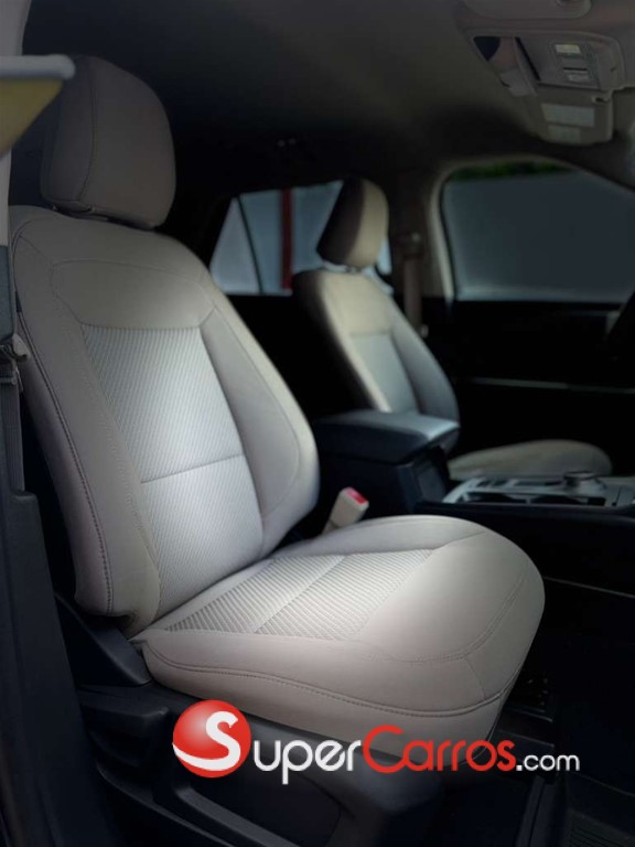 2020 Ford Explorer Sport — foto 7 / 12