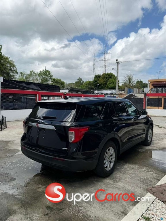 2020 Ford Explorer Sport — foto 8 / 12
