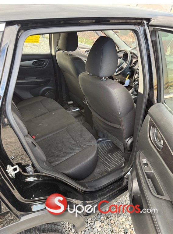 2020 Nissan Rogue — foto 9 / 11