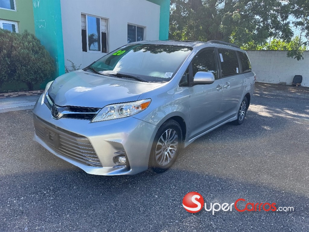 2020 Toyota Sienna XLE — foto 3 / 10