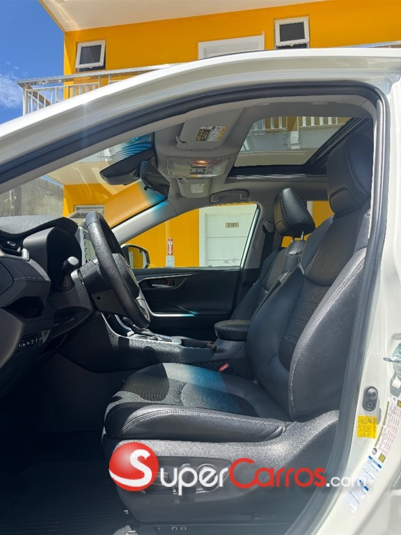 2021 Toyota RAV4 Limited Hybrid — foto 10 / 12