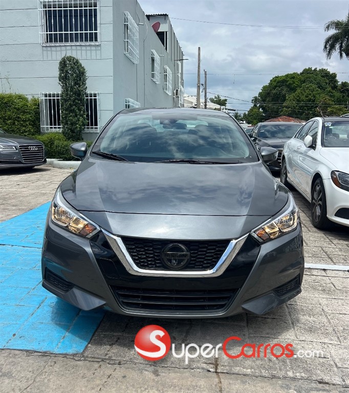 2021 Nissan Versa — foto 2 / 12