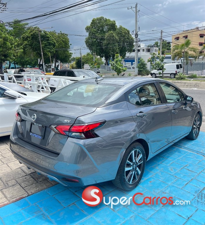 2021 Nissan Versa — foto 4 / 12