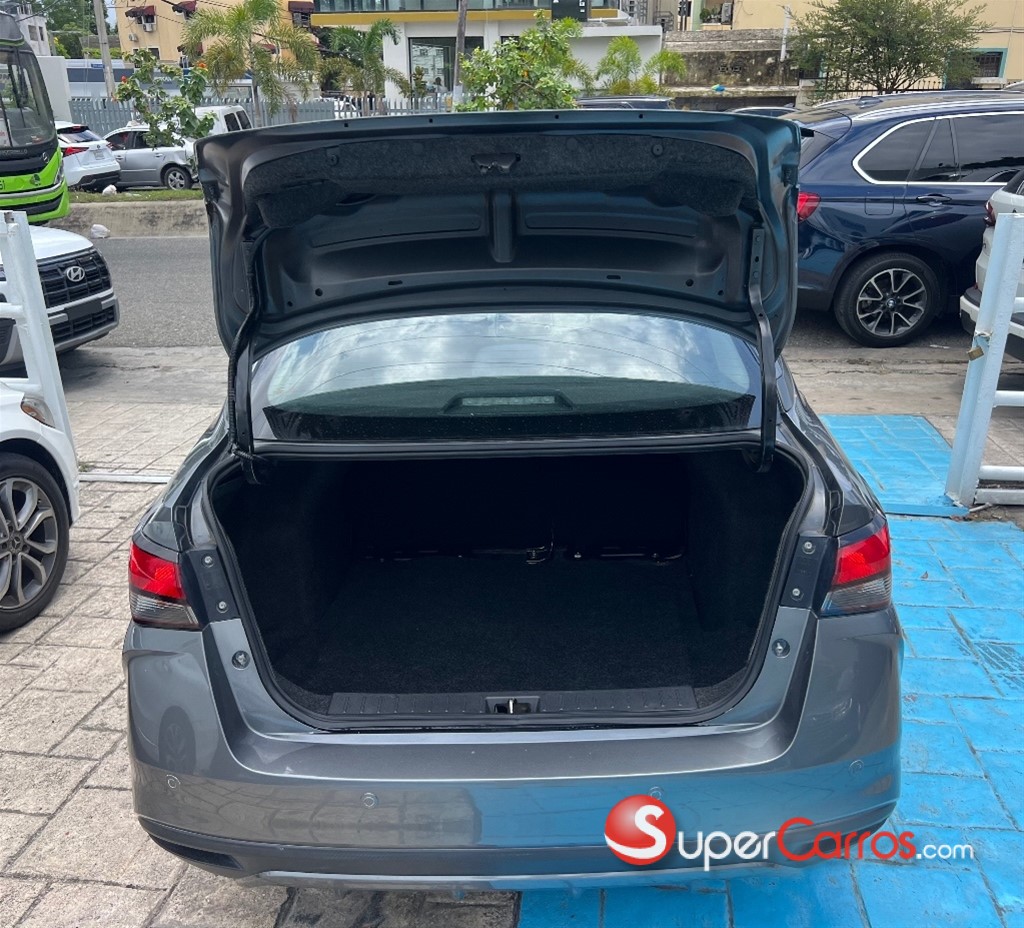 2021 Nissan Versa — foto 7 / 12