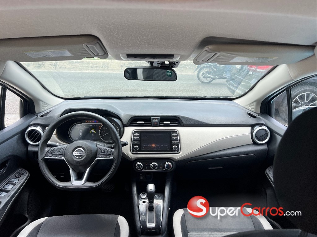 2021 Nissan Versa — foto 8 / 12