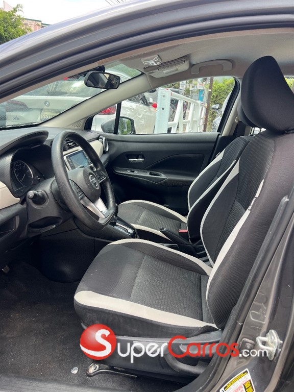2021 Nissan Versa — foto 11 / 12