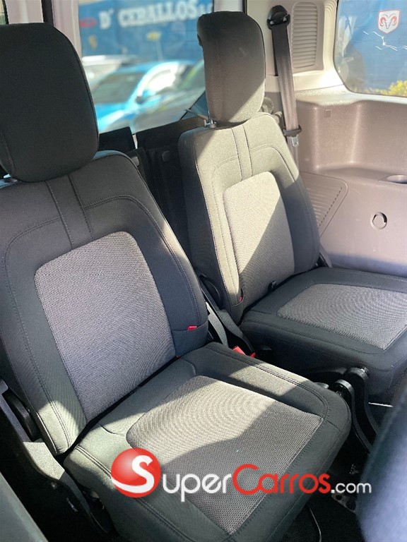 2022 Ford Transit Connect — foto 9 / 12