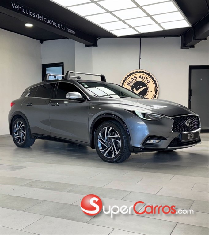 2017 Infiniti QX-30 — foto 2 / 10