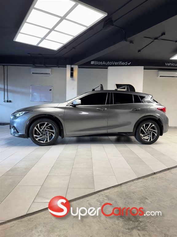 2017 Infiniti QX-30 — foto 3 / 10