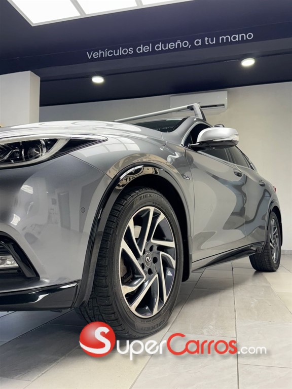 2017 Infiniti QX-30 — foto 5 / 10
