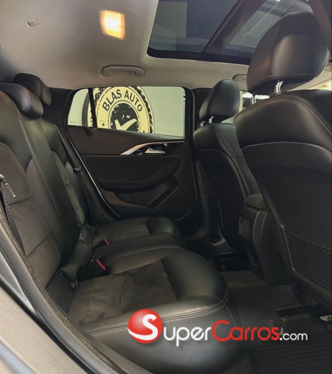 2017 Infiniti QX-30 — foto 9 / 10