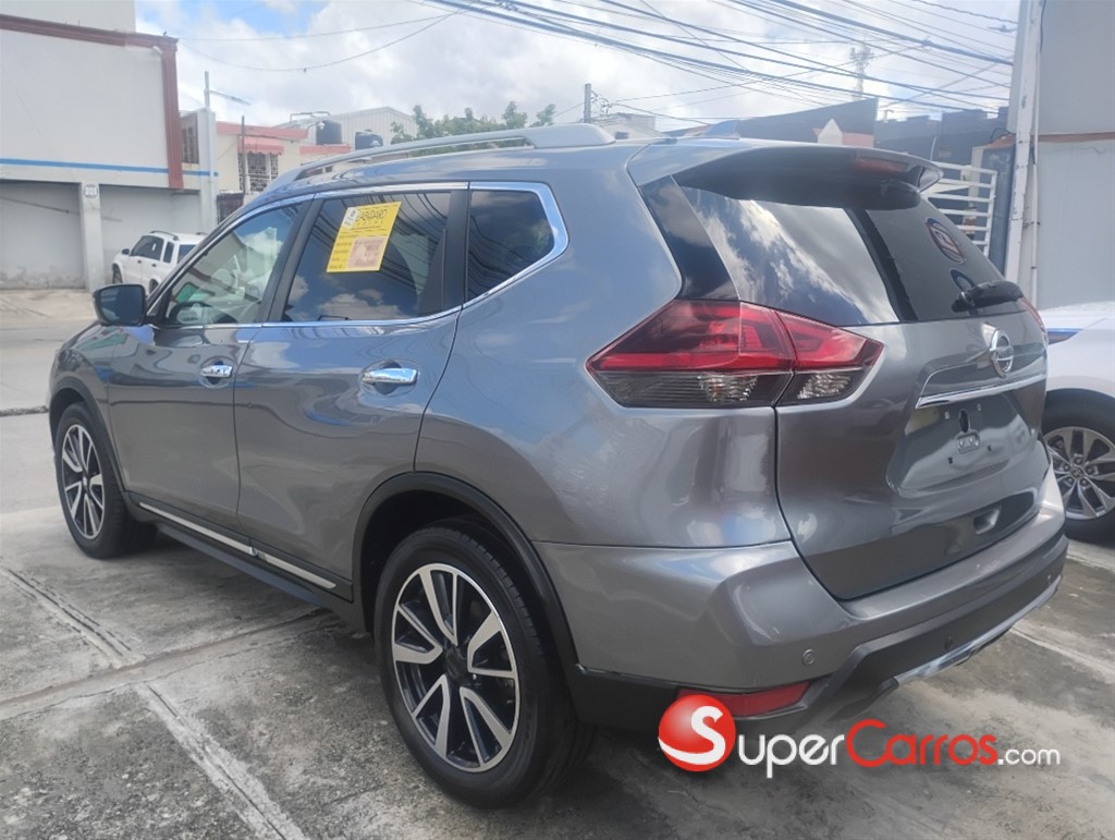 2020 Nissan Rogue — foto 8 / 9