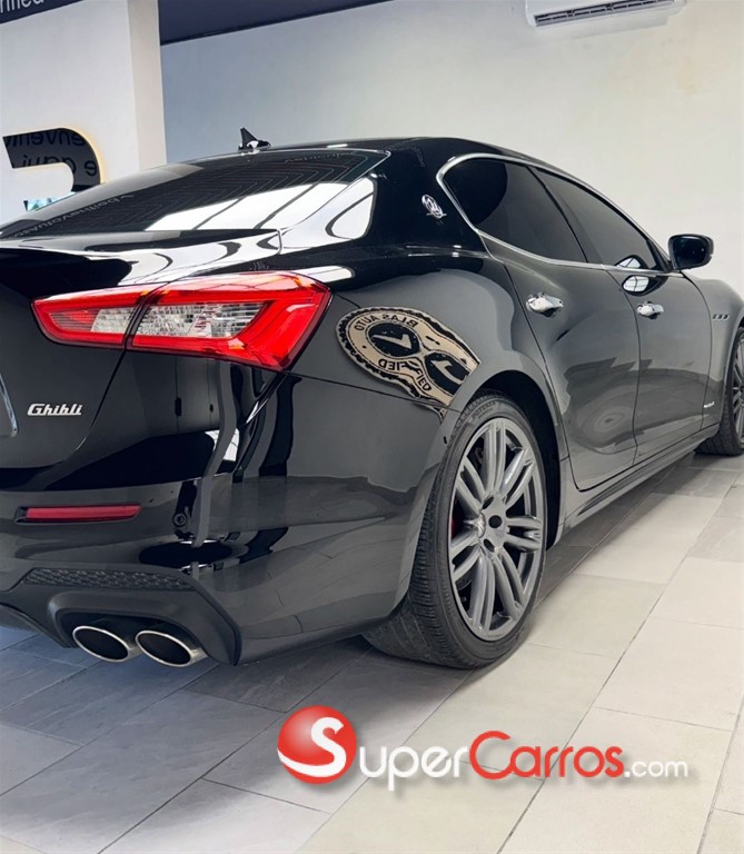 2018 Maserati Ghibli SQ4 — foto 2 / 12