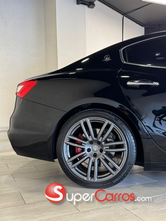2018 Maserati Ghibli SQ4 — foto 8 / 12