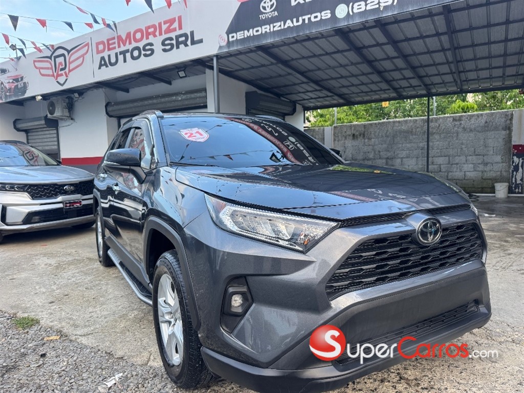 2021 Toyota RAV4 XLE — foto 5 / 12