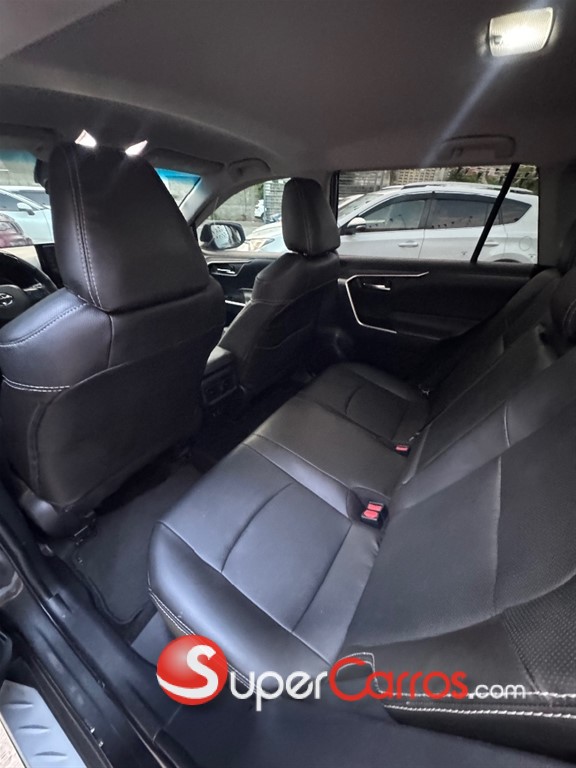 2021 Toyota RAV4 XLE — foto 11 / 12
