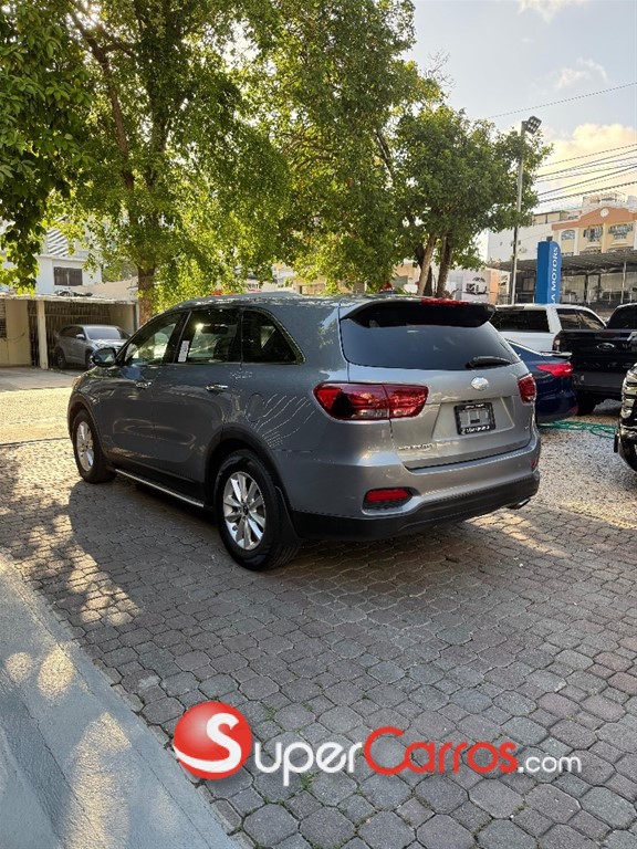 2020 Kia Sorento LX — foto 6 / 11