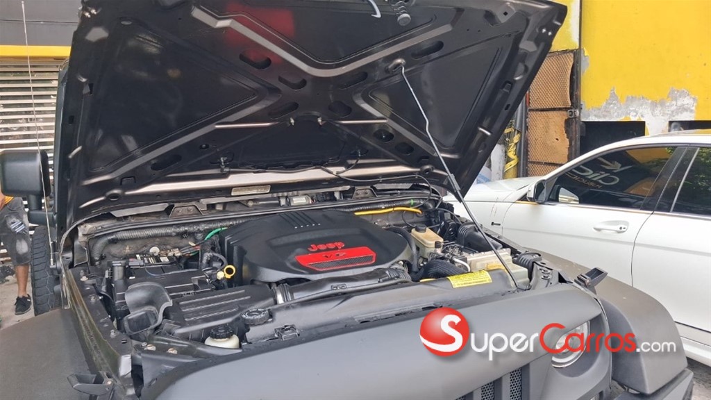 2014 Jeep Wrangler Unlimited Sport — foto 4 / 8