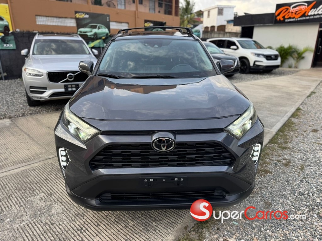 2022 Toyota RAV4 XLE — foto 2 / 10