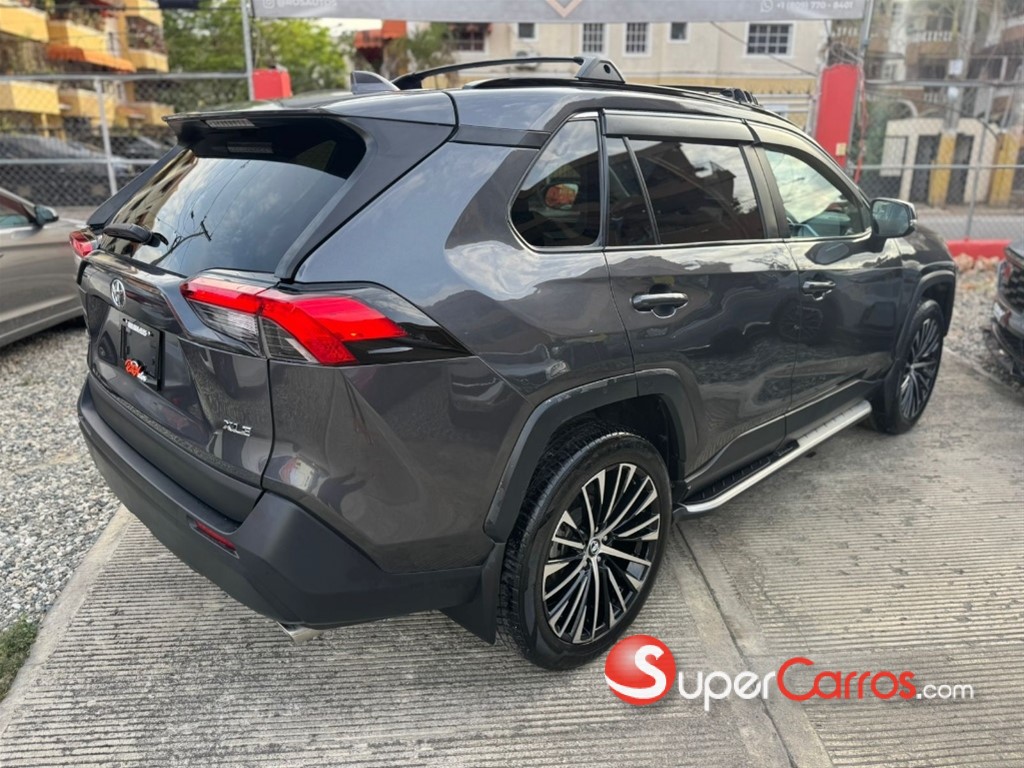 2022 Toyota RAV4 XLE — foto 6 / 10