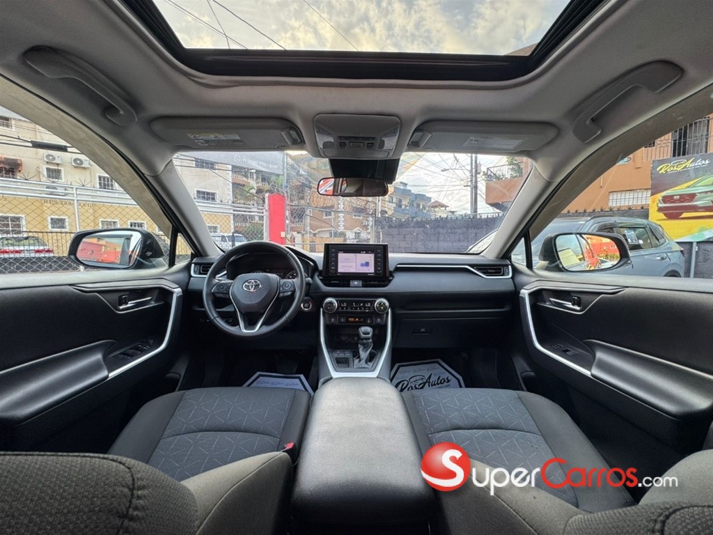2022 Toyota RAV4 XLE — foto 9 / 10