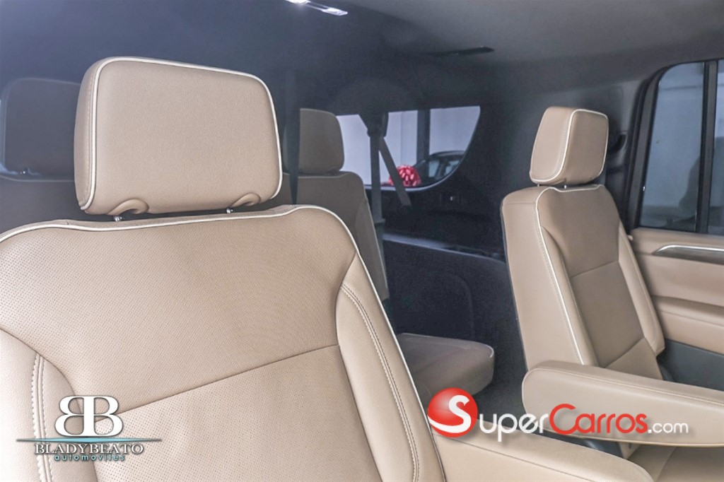 2023 Chevrolet Suburban Premier — foto 7 / 12