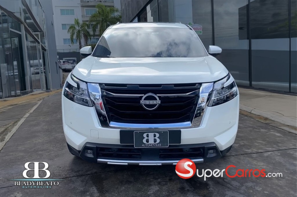 2023 Nissan Pathfinder Exclusive — foto 2 / 12