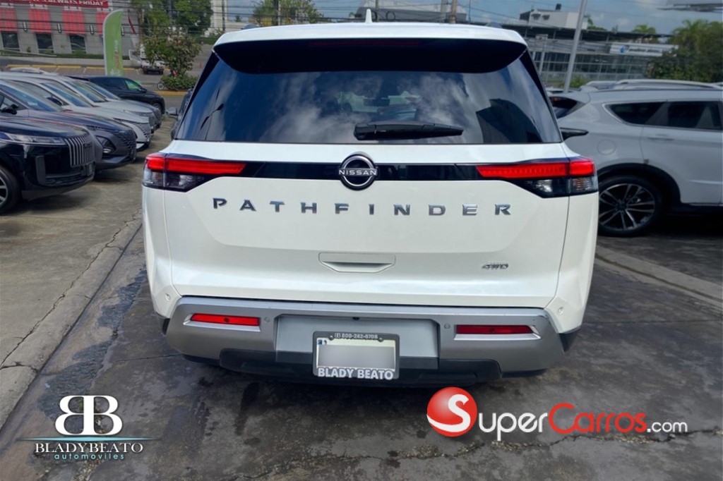 2023 Nissan Pathfinder Exclusive — foto 3 / 12