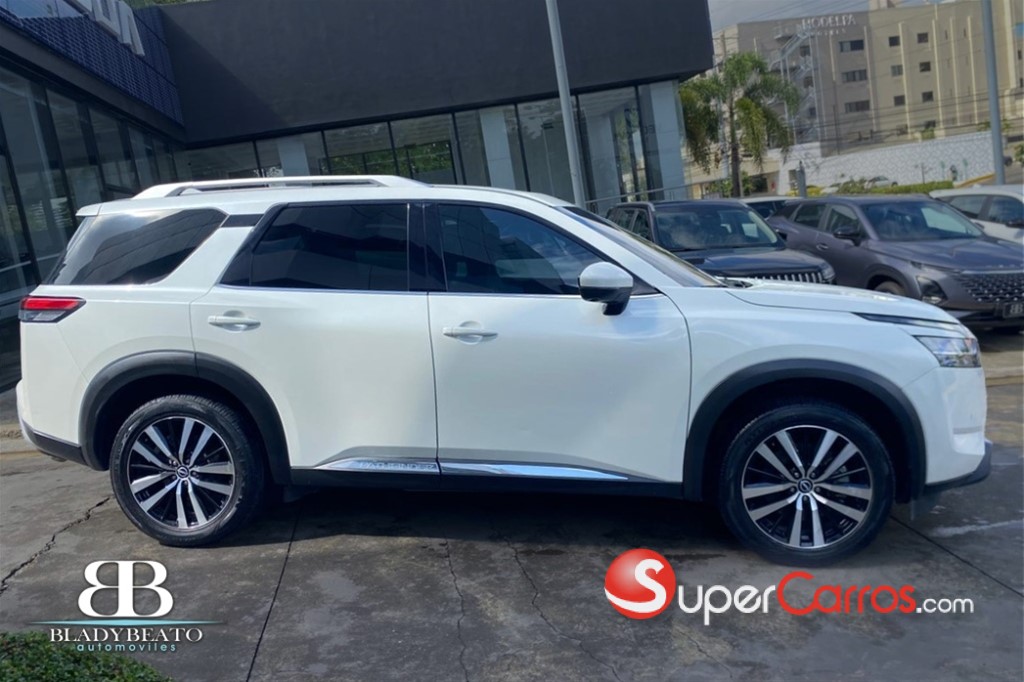 2023 Nissan Pathfinder Exclusive — foto 7 / 12
