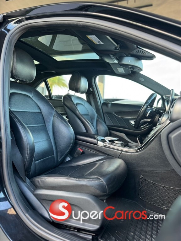 2015 Mercedes-Benz Clase C 300 4 Matic — foto 8 / 9