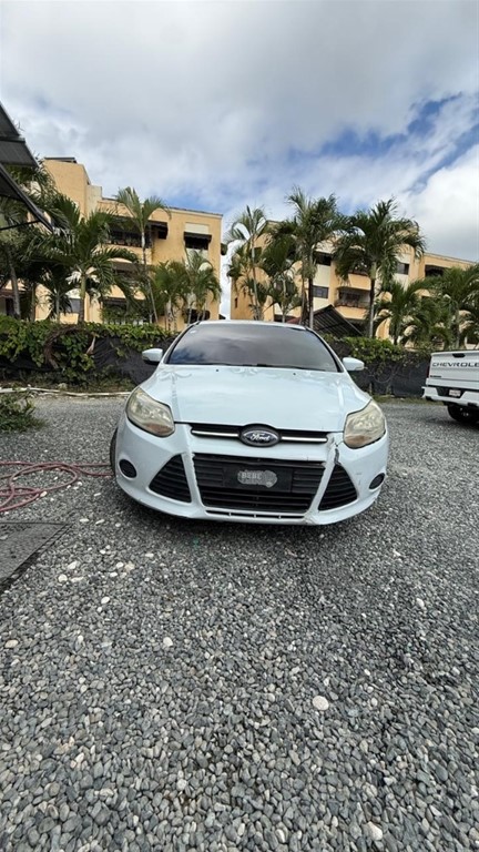 2013 Ford Focus SE — foto 2 / 8
