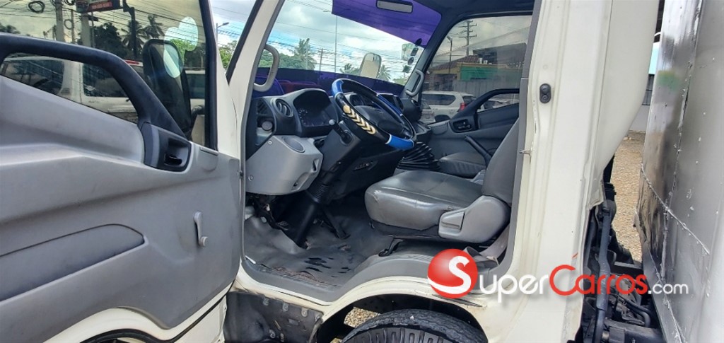 2018 Hino 300 — foto 5 / 12