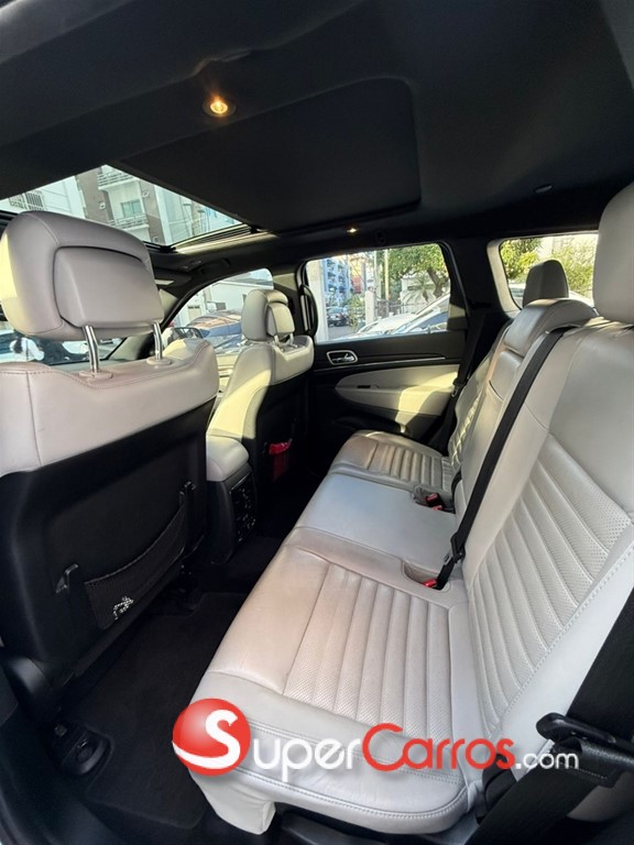 2018 Jeep Grand Cherokee Sterling Edition — foto 11 / 11